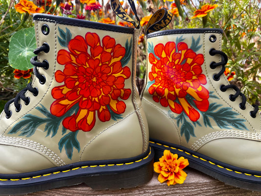 CHRYSANTHEMUM DOC MARTENS
